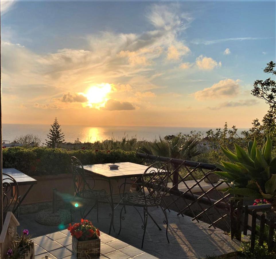 Forio di Ischia La Terrazzina Sul Tramonto Bed & Breakfast エクステリア 写真